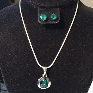 Vintage Green rhinestone necklace & earring